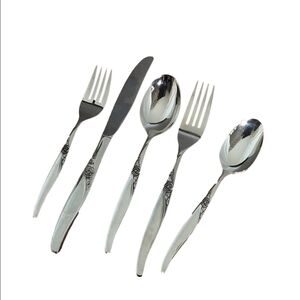 ONEIDA LA ROSE‎ 50 PIECE OF FINE STAINLESS SILVERSMITHS TABLEWARE